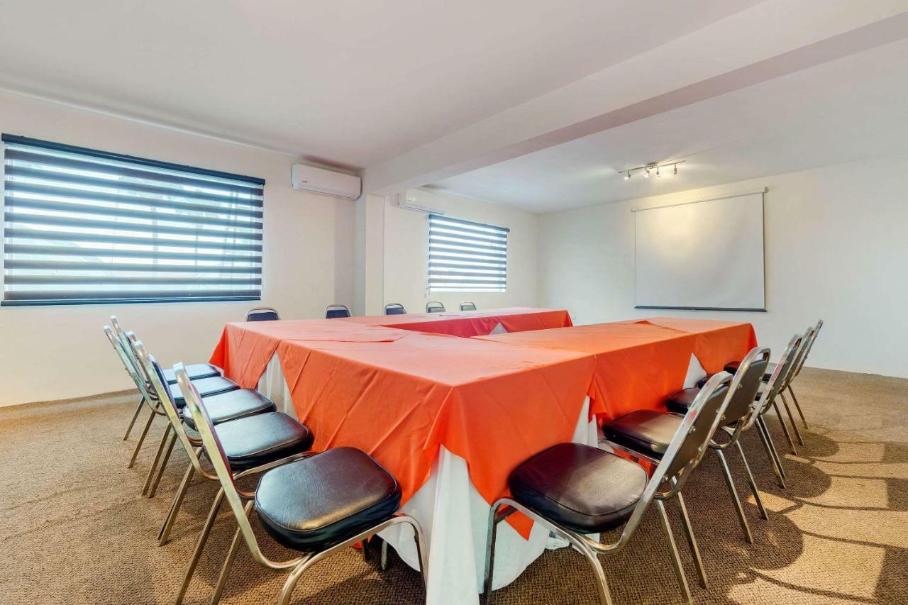 Quality Inn Piedras Negras Exterior photo